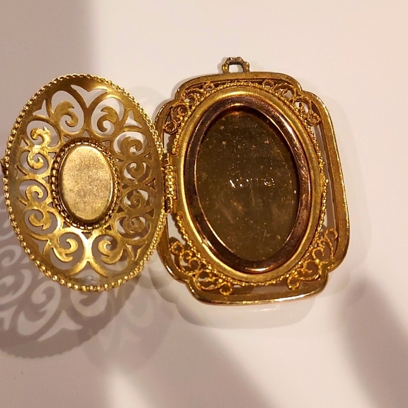 Jewelry Vintage Avon Photo Locket Poshmark